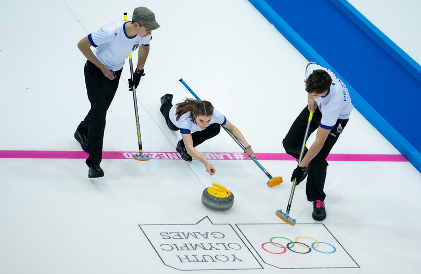 Losanna 2020, primo giorno di gare. L'Italia del curling batte gli USA. Quarto Baldini nell'alpinismo